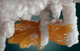 Stones and minerals and semi-precious stones of the world Sulfates: Baryte